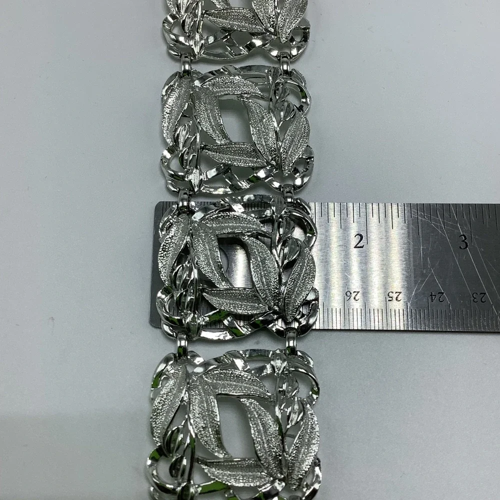 Silver‎ Tone Square Leaf Panel Link Bracelet